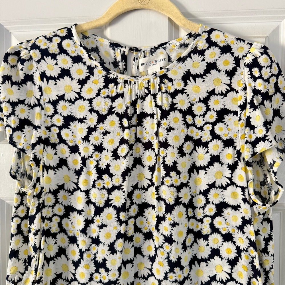 Women's Floral daisy 🌼 Top - Dark Blue & White by Holly Whyte